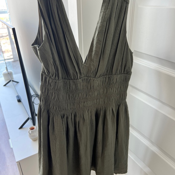 Gorgeous green beachy Abercrombie dress never worn! - Picture 2 of 4
